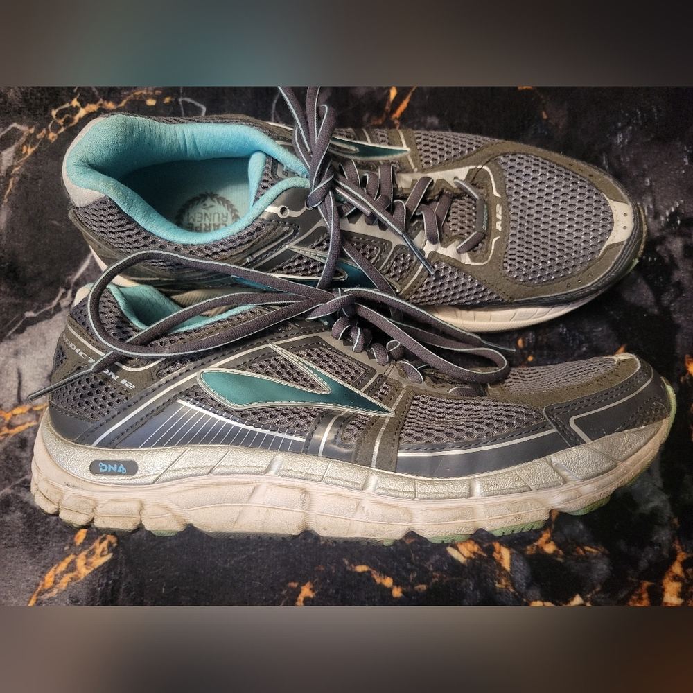 Brooks Addiction A12 Women's Size 11 Running Sneakers Teal Gray White